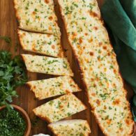 Cheesy Garlic Bread (6 pcs)