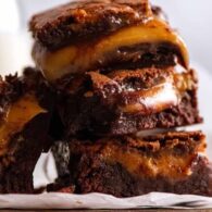 Sizzling Brownie (Caramel Nuts)