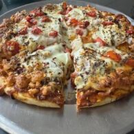 Cheese Burst Chicken Makhni Pizza (Chef's Special) (Large)