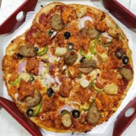Cheese Burst Chicken Tikka Pizza (Large)