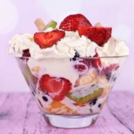 FRUIT SALAD WITH ICE CREAM ( SINGLE SCOOP)