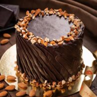 Roasted Almond Ice Cream Cake (1 kg)